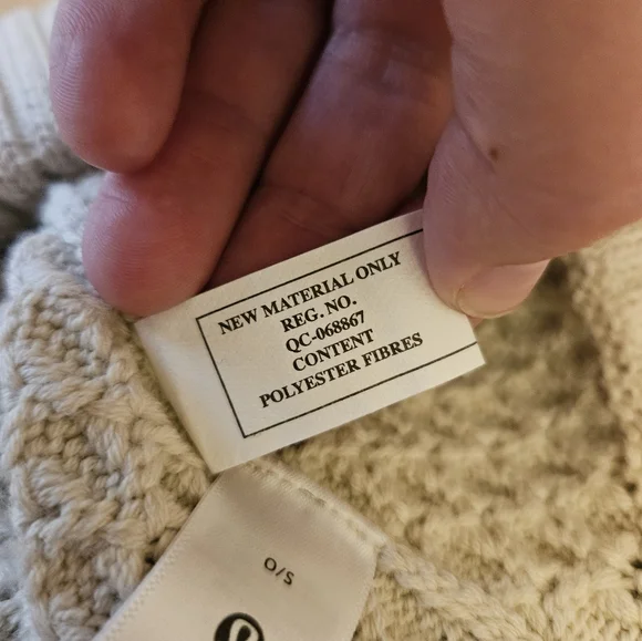 lululemon athletica Cream Knit Pom-Pom Hat - Picture 8 of 8